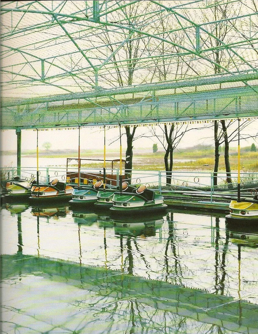 Alfred Seiland - Amusement Park, CT 1983: Sheet-fed Gravure printed in the late 20th century. Candid social Americana. Image size: approx. 8.5" x 11"., Mounted to archival board