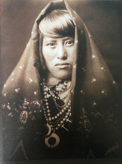 Edward Curtis - An Acoma Belle (1 of 1)