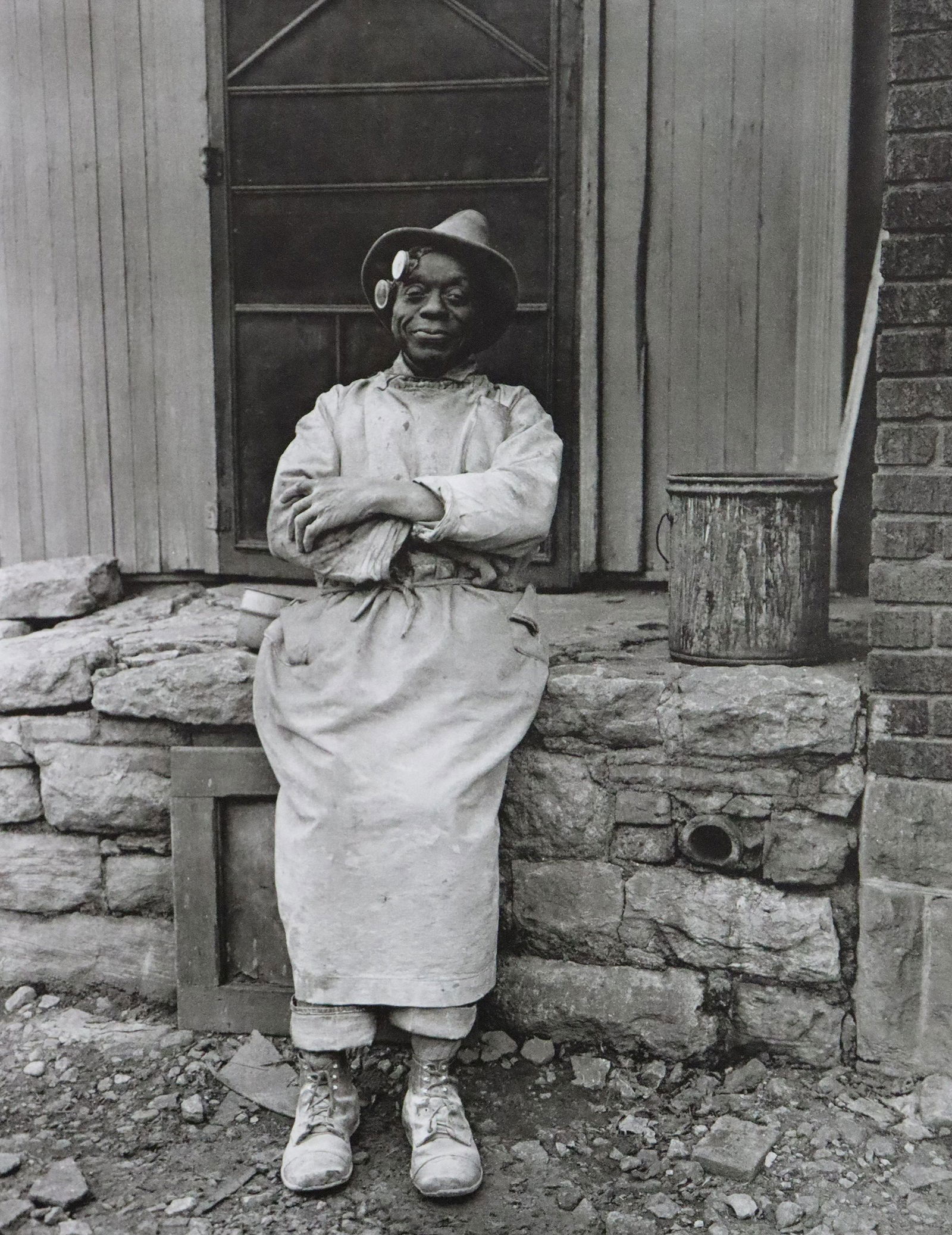 Edward Weston - Photo-Litho, 20th C.: Vintage Photo-Litho. A detailed exploration of natural form and contrast. Image size: approx. 7.5" x 9.5"., Mounted to archival board