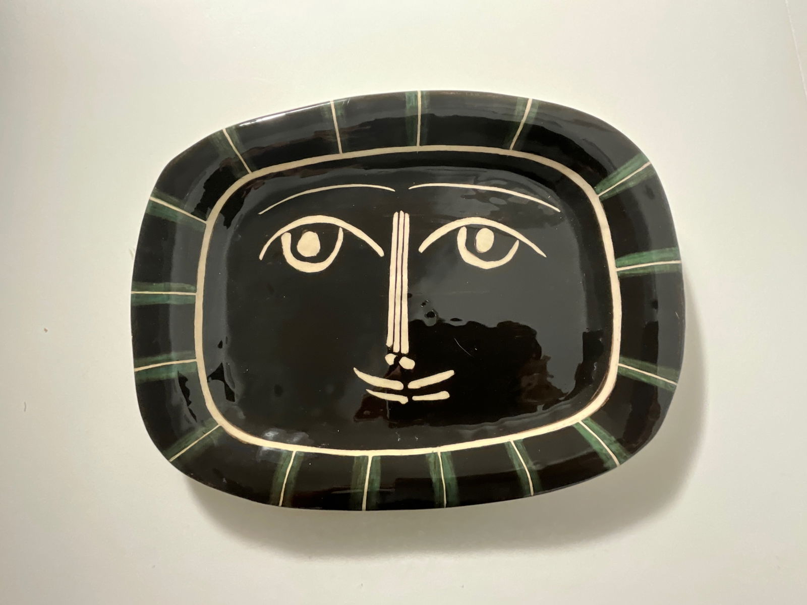 Picasso Ceramic (16.5"): Picasso Ceramic, measures 16.5 x 12.5 inches, sold as is.