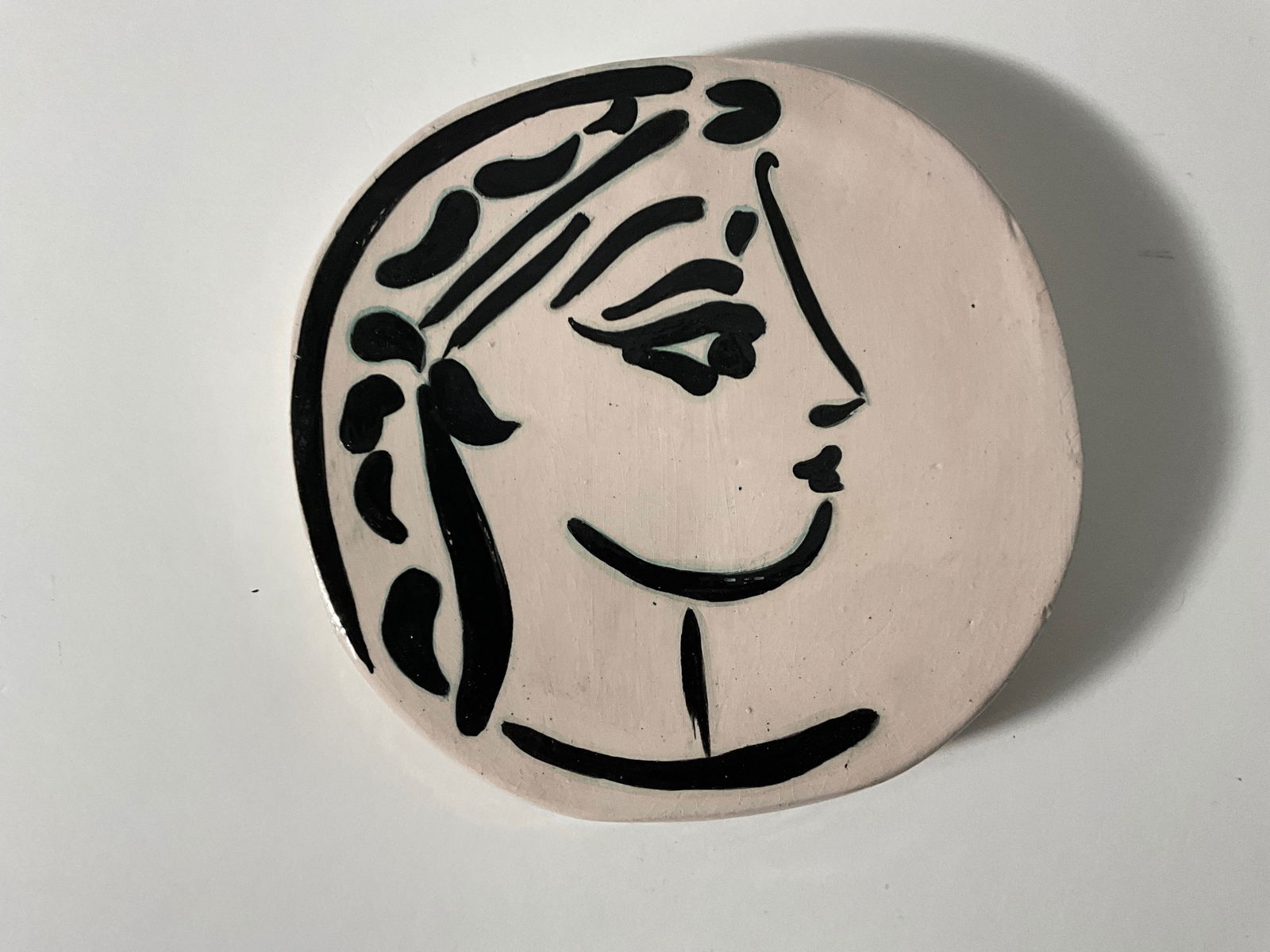 Picasso Ceramic (7.5" A): Picasso Ceramic, measures 7.5 x 7.5 inches, sold as is.