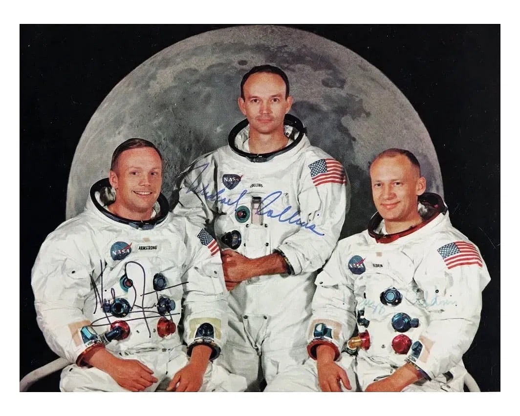 APOLLO 11 CREW SIGNED PHOTOGRAPH (1 of 1)