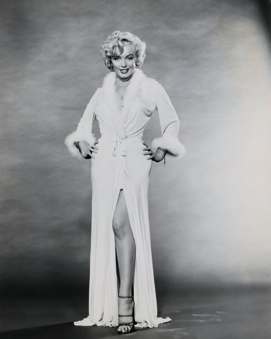 Marilyn Monroe Photo: Measures 8x10 inches, photo print on glossy paper, mounted to foam board