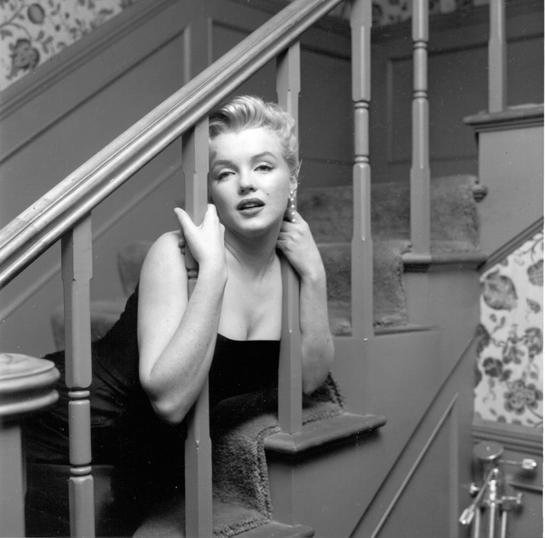 Marilyn Monroe Photo: Measures 8x10 inches, photo print on glossy paper, mounted to foam board