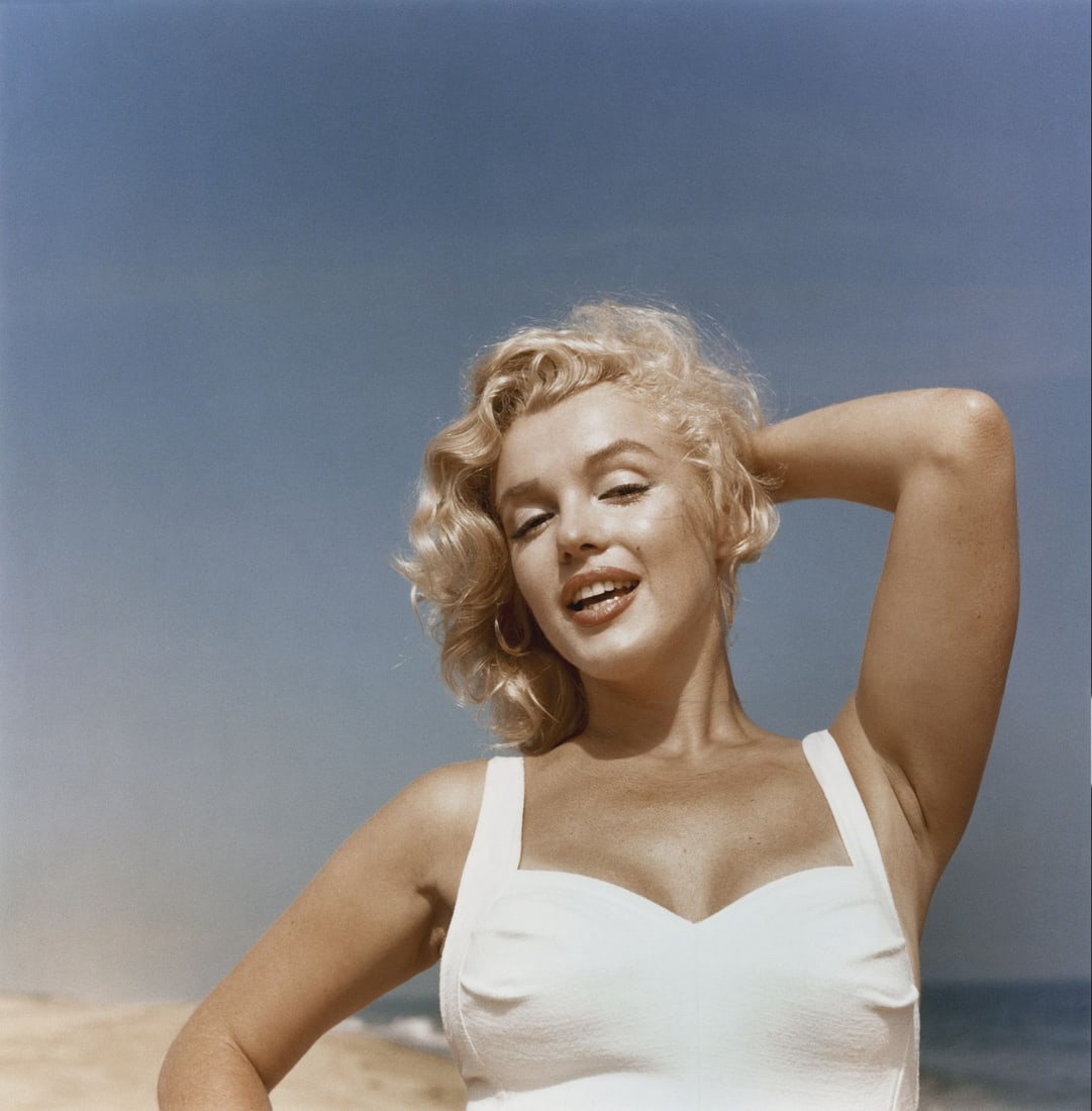 Marilyn Monroe Photo: Measures 8x10 inches, photo print on glossy paper, mounted to foam board