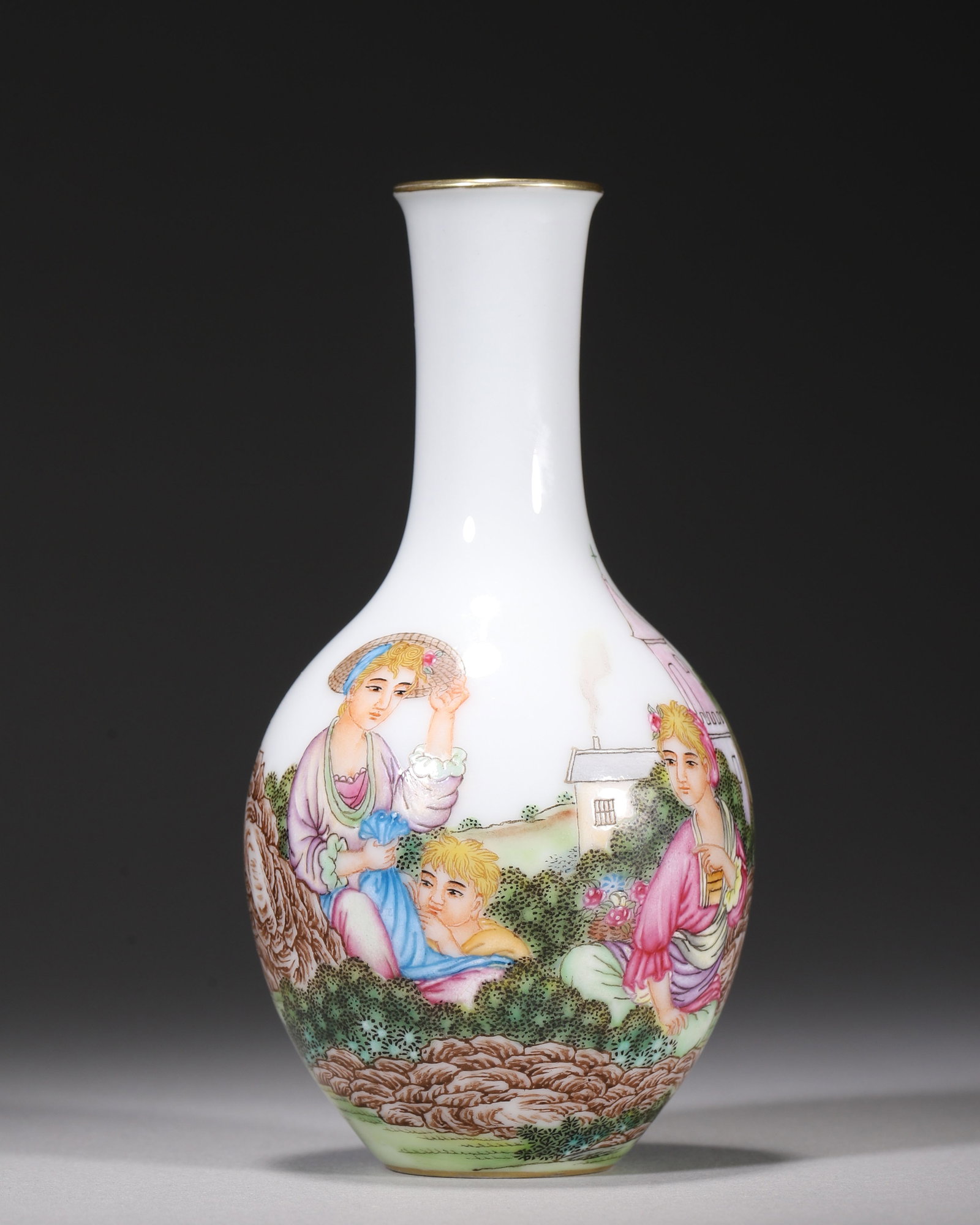 A FAMILLE ROSE GALLBLADDER VASE WITH WESTERN FIGURES AND SHEEP SCENE, QIANLONG PERIOD, QING DYNASTY: H 12.00cm (4.72 in); D 6.00cm (2.36 in),Qianlong marked gallbladder vase with gilt rim. Painted with delicate enamel western pastoral scenes, including European ladies, child and two sheep among rocks