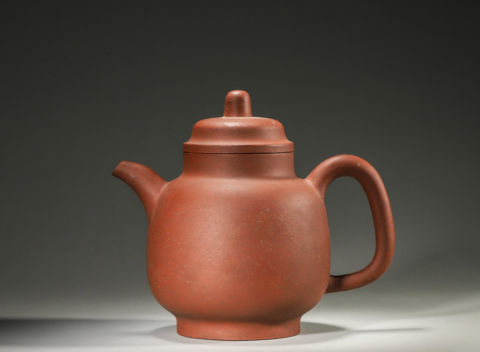 QING DYNASTY PURPLE CLAY JIANGJUN TEAPOT: Length 24cm Width 16cm Height 22cm