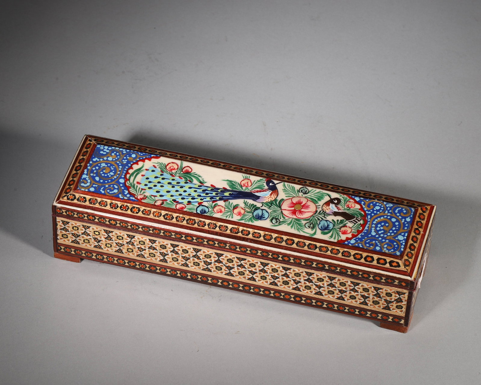 Persian Lacquer Jewellery Box 20Th Century: Persian Lacquer Jewellery Box 20Th Century Dimensions: L 25cm (9.84 in); W 7cm (2.76 in); H 5.5cm (2.17 in); Wt 262g (0.58 lb)