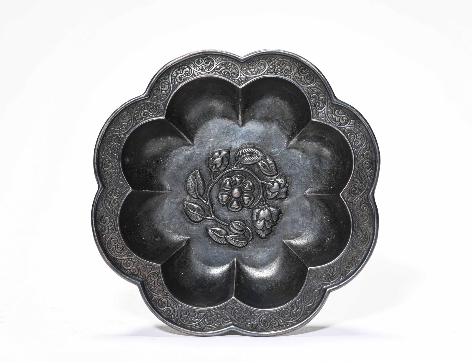 A Silver 'Floral' 'Sunflower-Mouth' Dish: A Silver 'Floral' 'Sunflower-Mouth' Dish Dimensions: Weight: 91g. Width: 12.2 cm (4.80 in) x Height: 2.0 cm (0.79 in). All measurements are approximate.