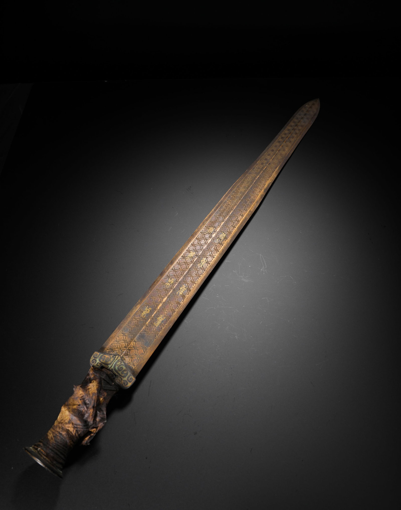 A Warring States Period Gold-Inlaid Inscribed Bronze Sword (1 of 11)