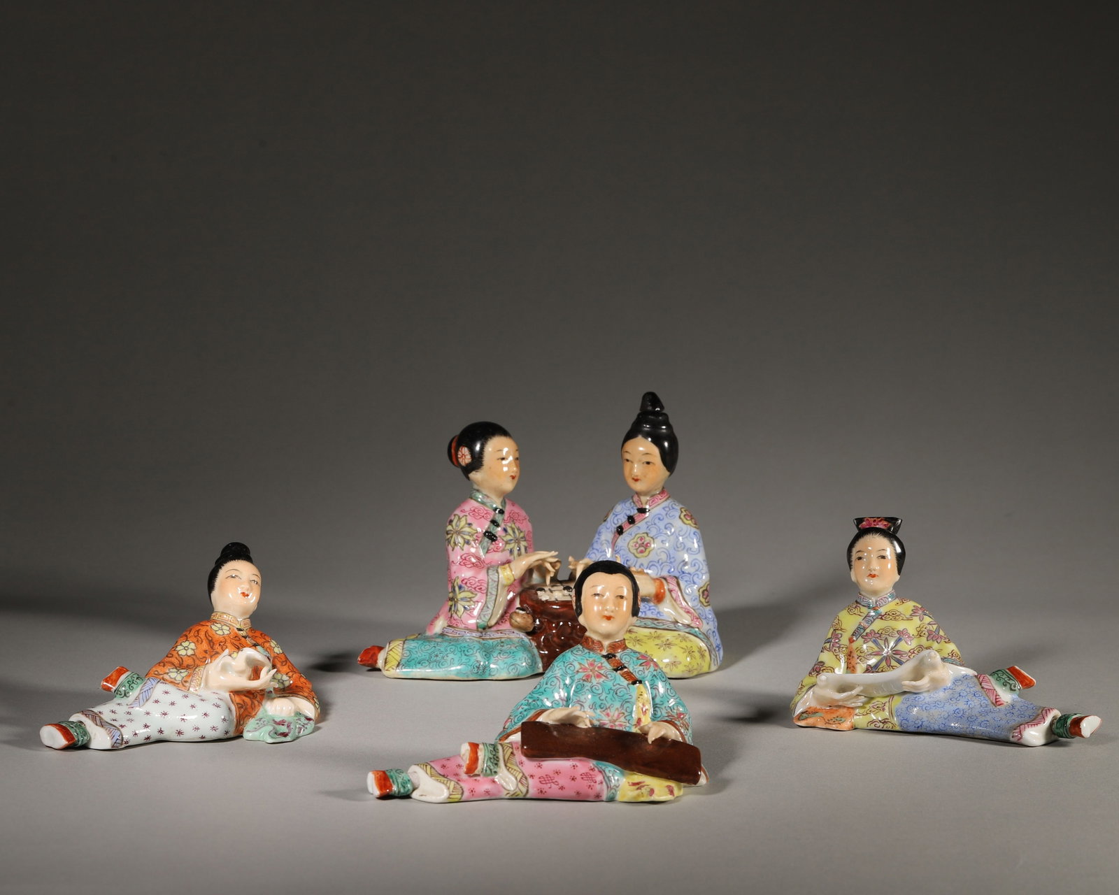 19Th-20Th-Century Enamel Snuff Bottle In The Shape Of A Figurine, Decorated With "Qin, Chess, (1 of 12)