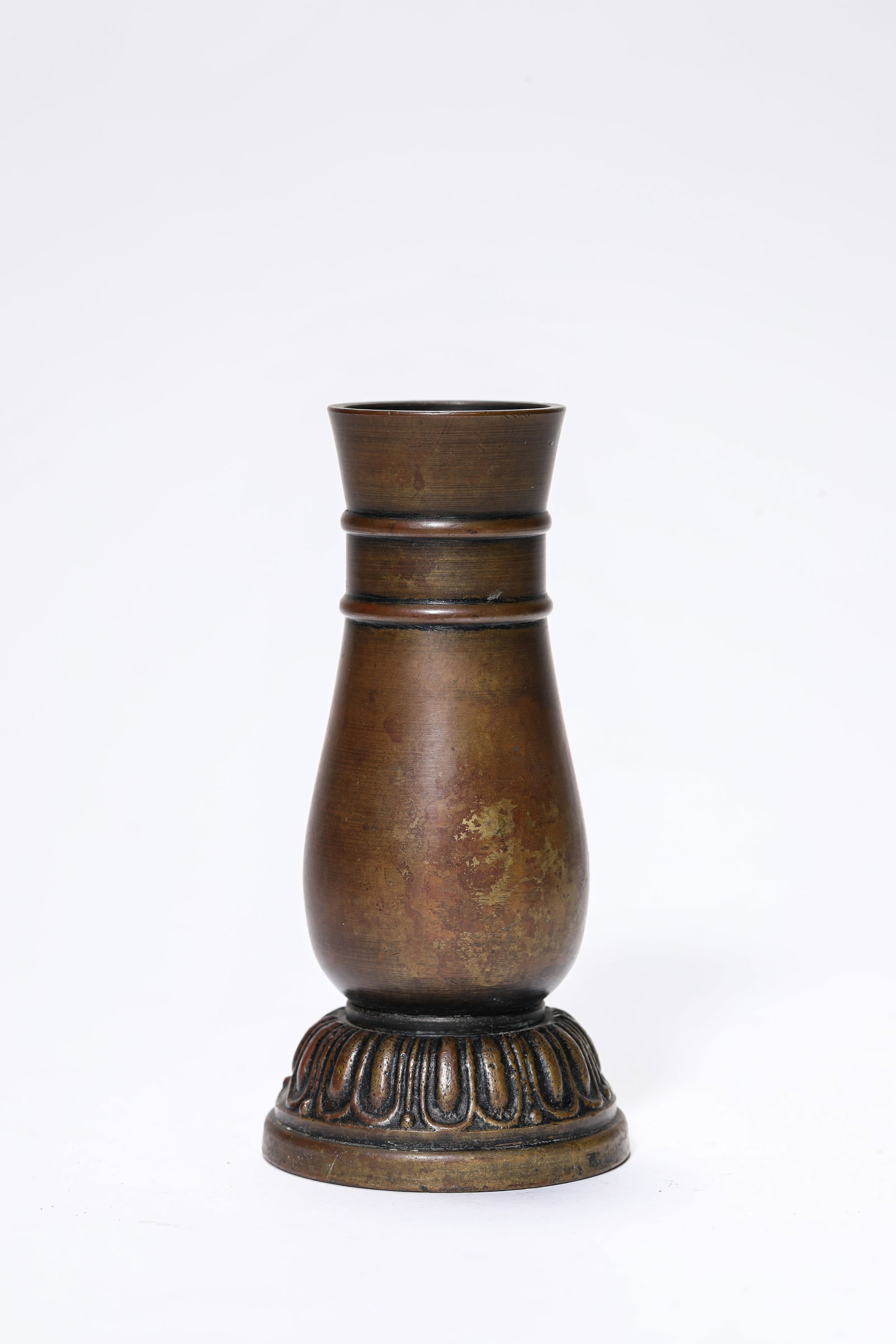 A Bronze 'Lingzhi Handles' Vase: A Bronze 'Lingzhi Handles' Vase Dimensions: Weight: 251g. Length: 6.7 cm (2.64 in) x Width: 4.4 cm (1.73 in) x Height: 12.2 cm (4.80 in). All measurements are approximate.