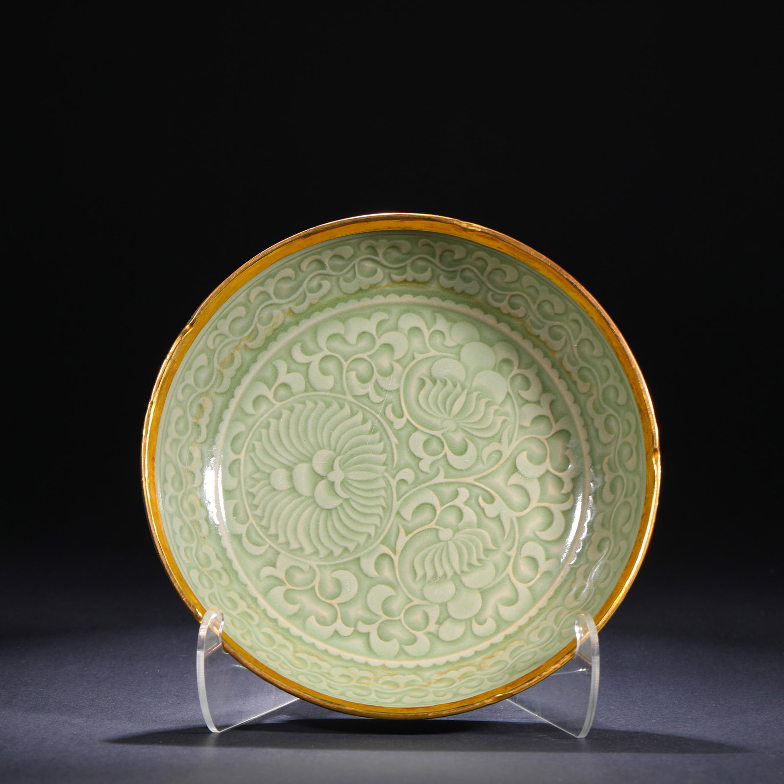 A Song Dynasty Yaozhou-Type Celadon-Glazed 'Carved Interlocking Lotus' Dish (1 of 5)