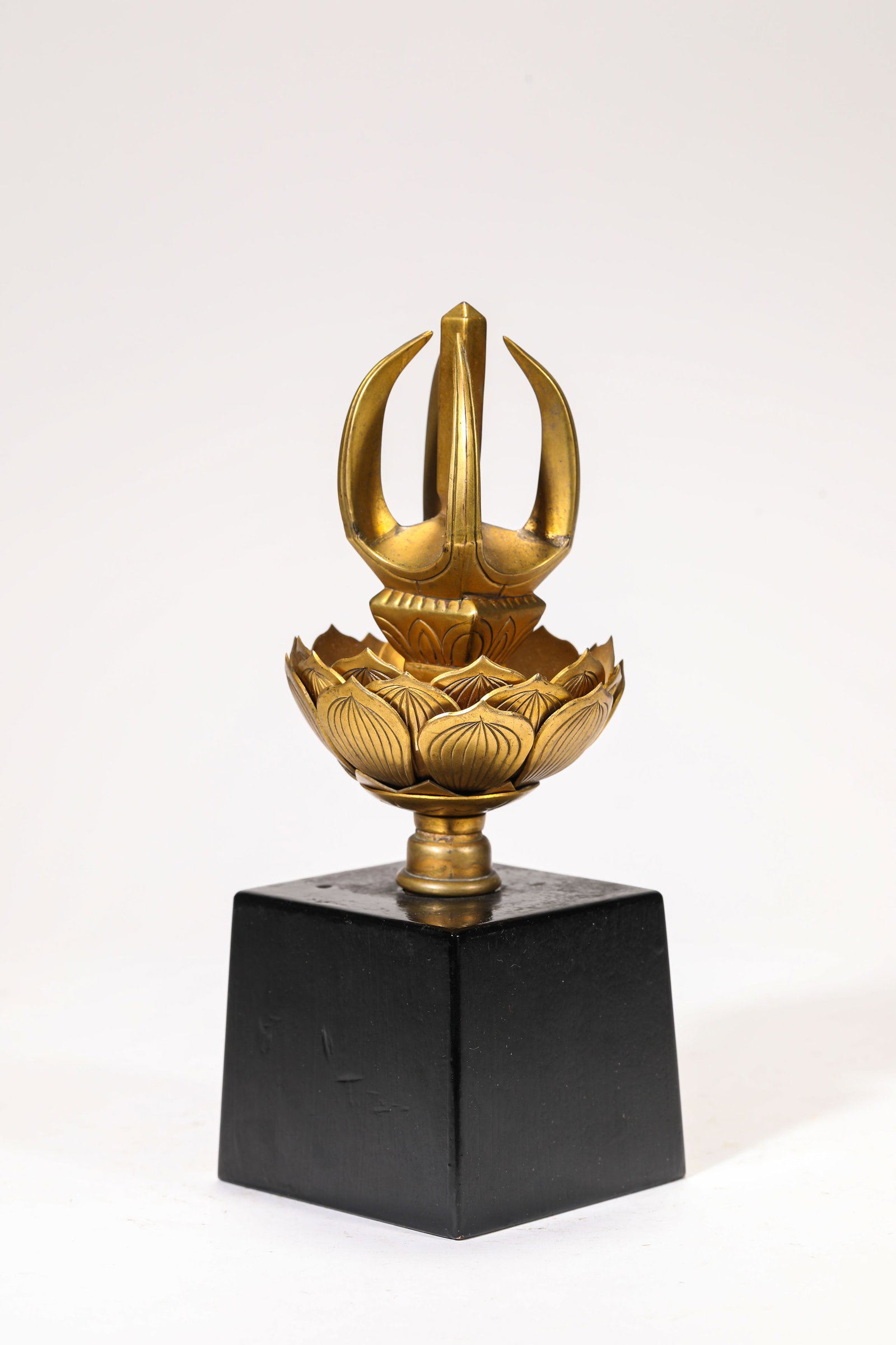 A Gilt-Bronze Ritual Object: A Gilt-Bronze Ritual Object Dimensions: Weight: 617g. Width: 7.8 cm (3.07 in) x Height: 20.3 cm (7.99 in). All measurements are approximate.