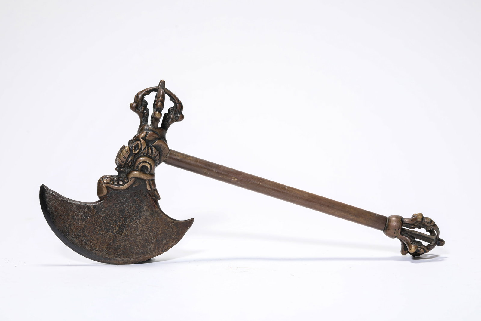 A Bronze 'Dragon-Head' Ritual Object: A Bronze 'Dragon-Head' Ritual Object Dimensions: Weight: 500g. Length: 16.8 cm (6.61 in) x Width: 4.7 cm (1.85 in) x Height: 17.3 cm (6.81 in). All measurements are approximate.