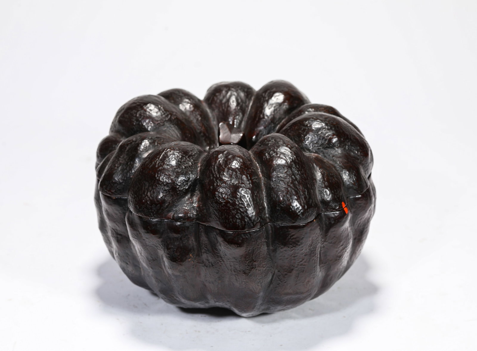A Lacquer 'Melon-Form' Covered Box (1 of 5)