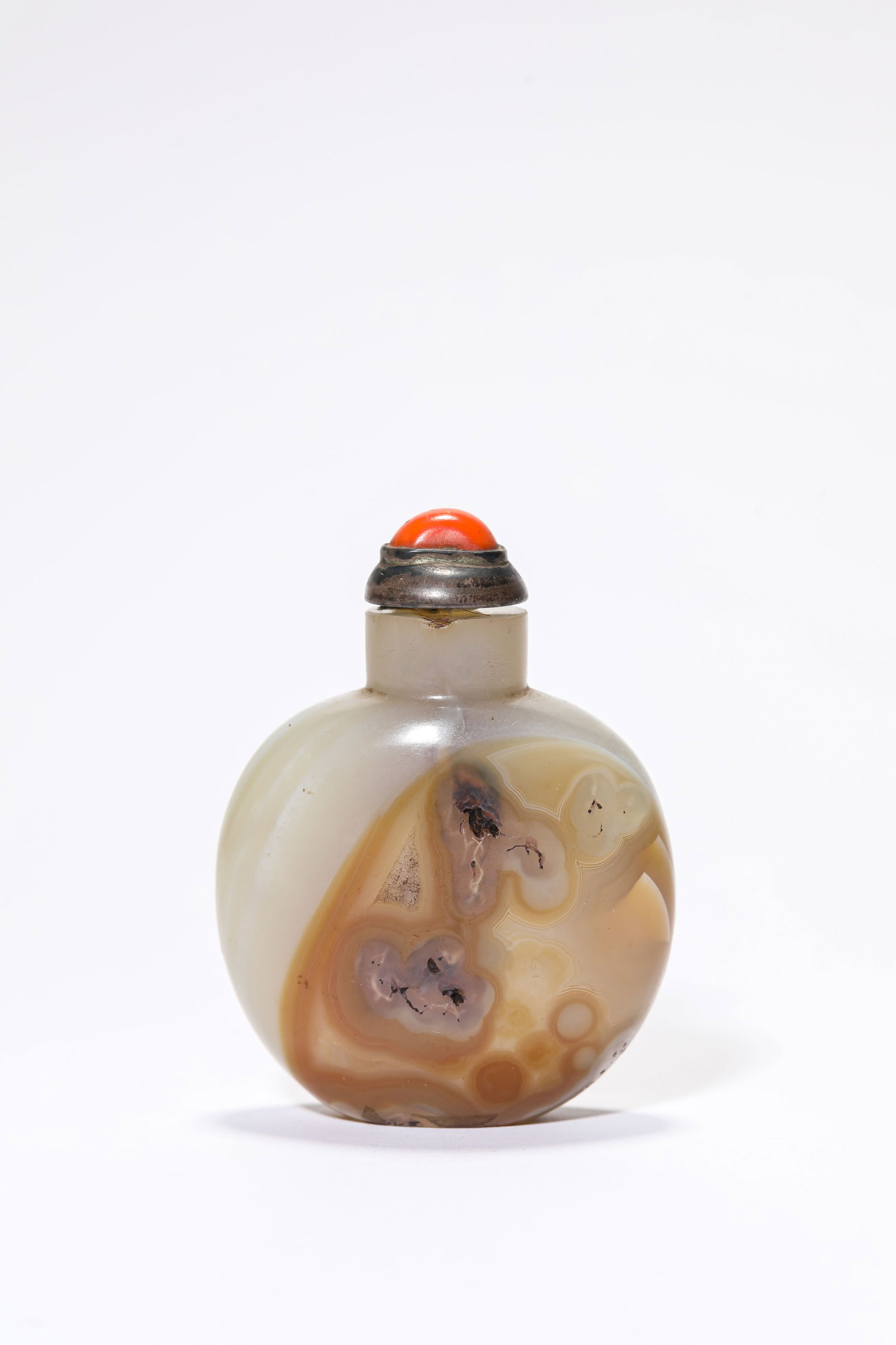 An Agate Snuff Bottle (1 of 5)