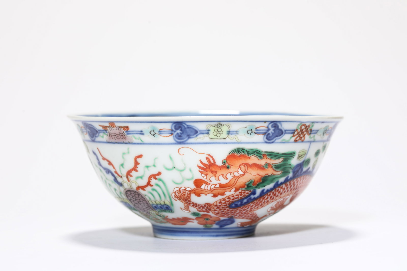 A Wucai 'Dragon and Phoenix' Bowl (1 of 5)