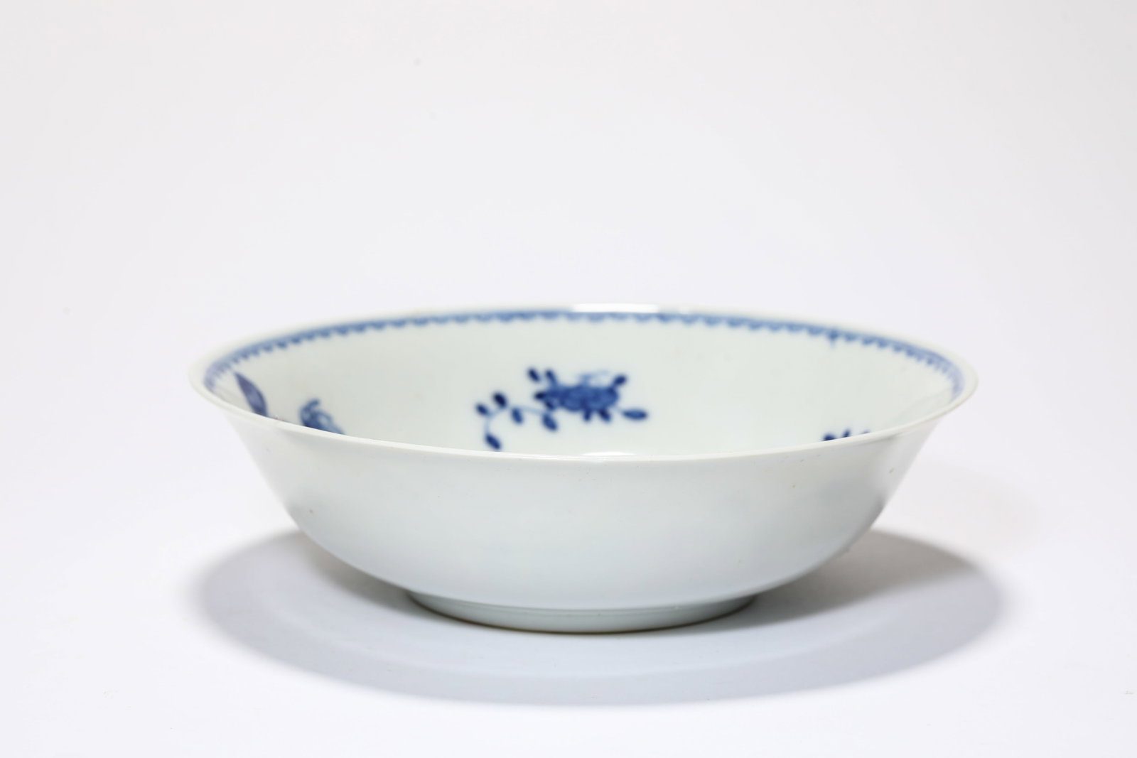 A Blue and White 'Floral' Bowl (1 of 6)