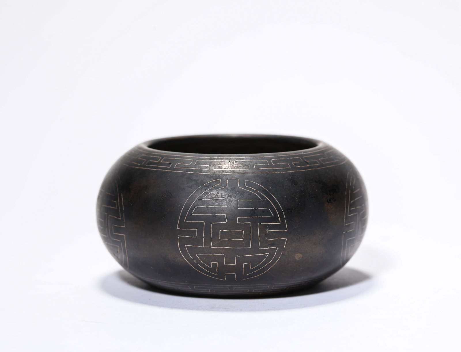 A Silver Wire-Inlaid Bronze Bowl: A Silver Wire-Inlaid Bronze Bowl Dimensions: Weight: 610g. Width: 9.8 cm (3.86 in) x Height: 5.0 cm (1.97 in). All measurements are approximate.
