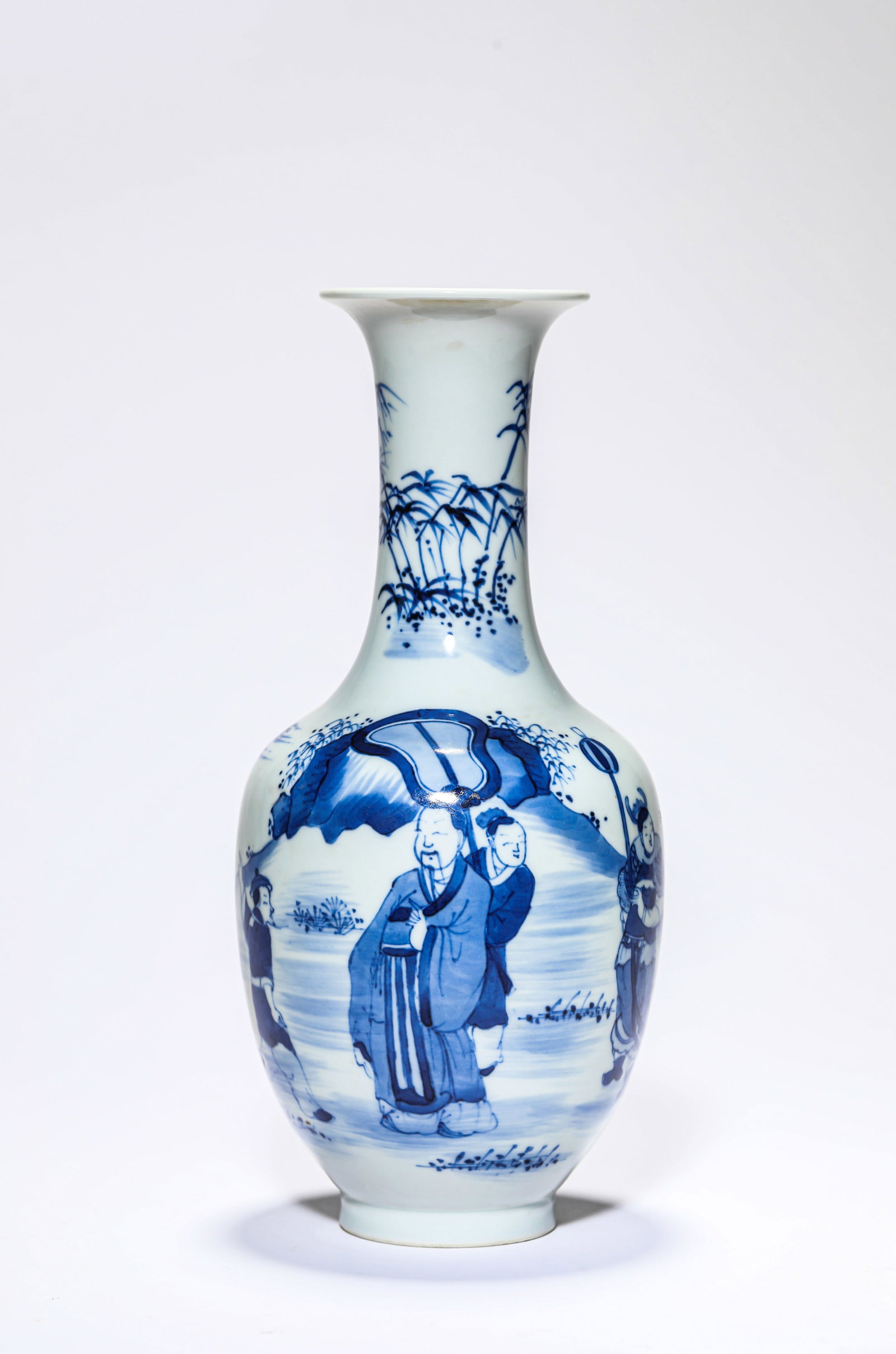 A Blue and White 'Narrative Scene' 'Reward' Vase (1 of 5)