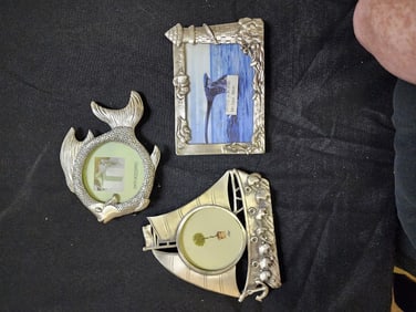 SET OF THREE NAUTICAL-THEMED METAL PHOTO FRAMES