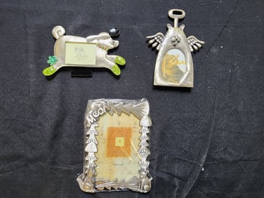 LOT OF 3 ANIMAL-THEMED PICTURE FRAMES