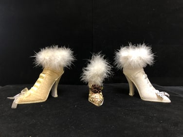 Set of 3 Elegant Vintage High Heel Shoe Figurines Ivory & Gold Feather Trim Display D?cor, Vanity or