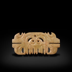 Hongshan Culture Jade pendant in hooked cloud shape