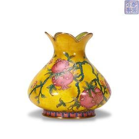 Qing Dynasty Qianlong period, Enamel-on-copper flower-rimmed zun with pomegranate patterns