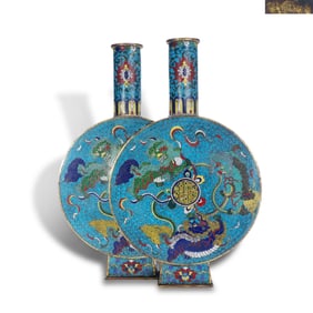 Ming Dynasty Jingtai period, Cloisonné double-connected vase with lion and silk ball patterns