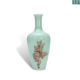 Qing Dynasty Kangxi period, Celadon-glazed three-string zun with incised sea wave and underglaze red