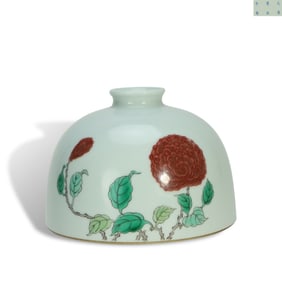 Qing Dynasty Kangxi period, Underglaze red and wucai flower-patterned Taibai pear-shaped zun