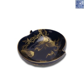 Qing Dynasty Qianlong period, Ji blue-glazed peach-shaped washer with gilded "fortune and longevity"