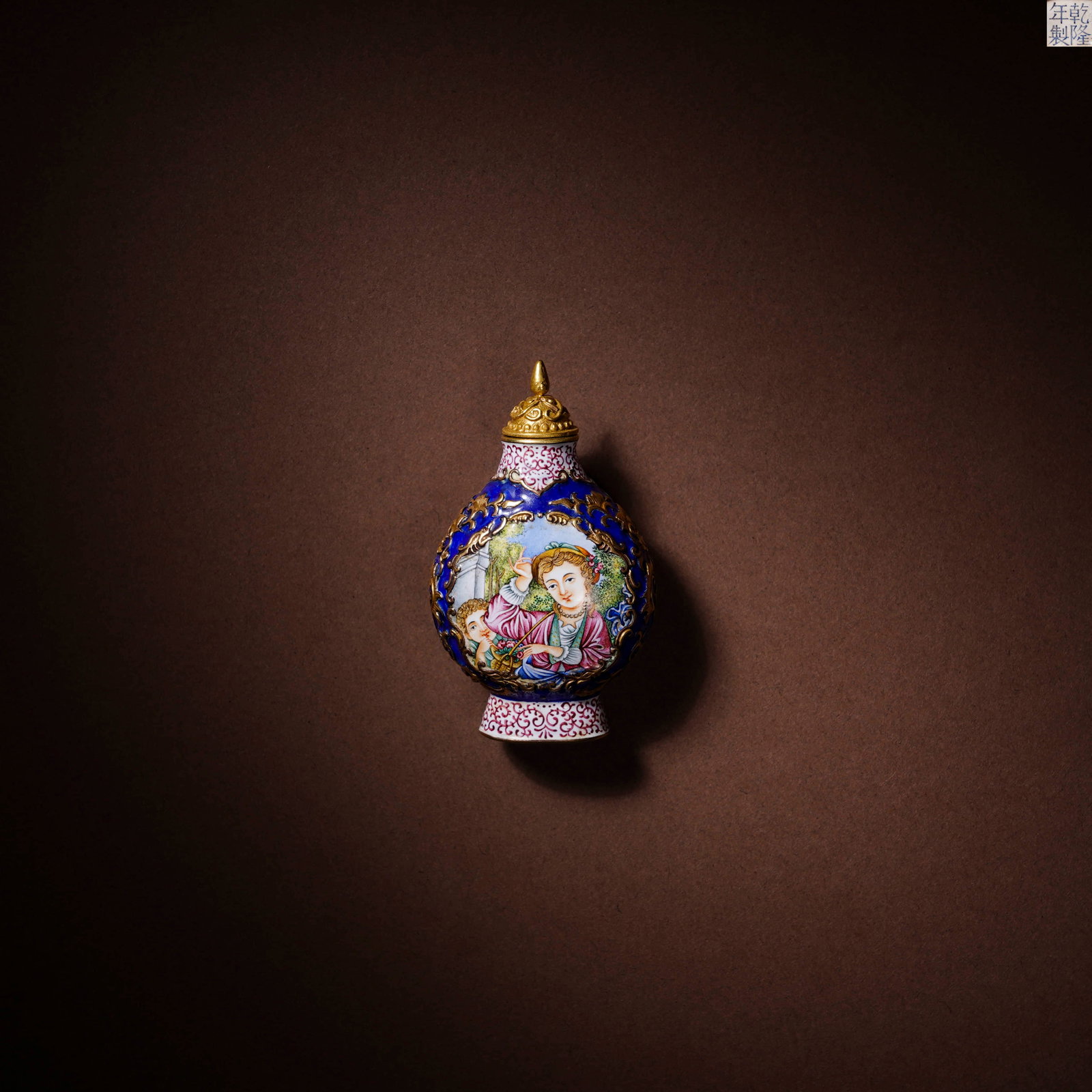 Qing gan long mark bronze tire painting enamel western character story snuff bottle: L:3.5cm H:5.7cm