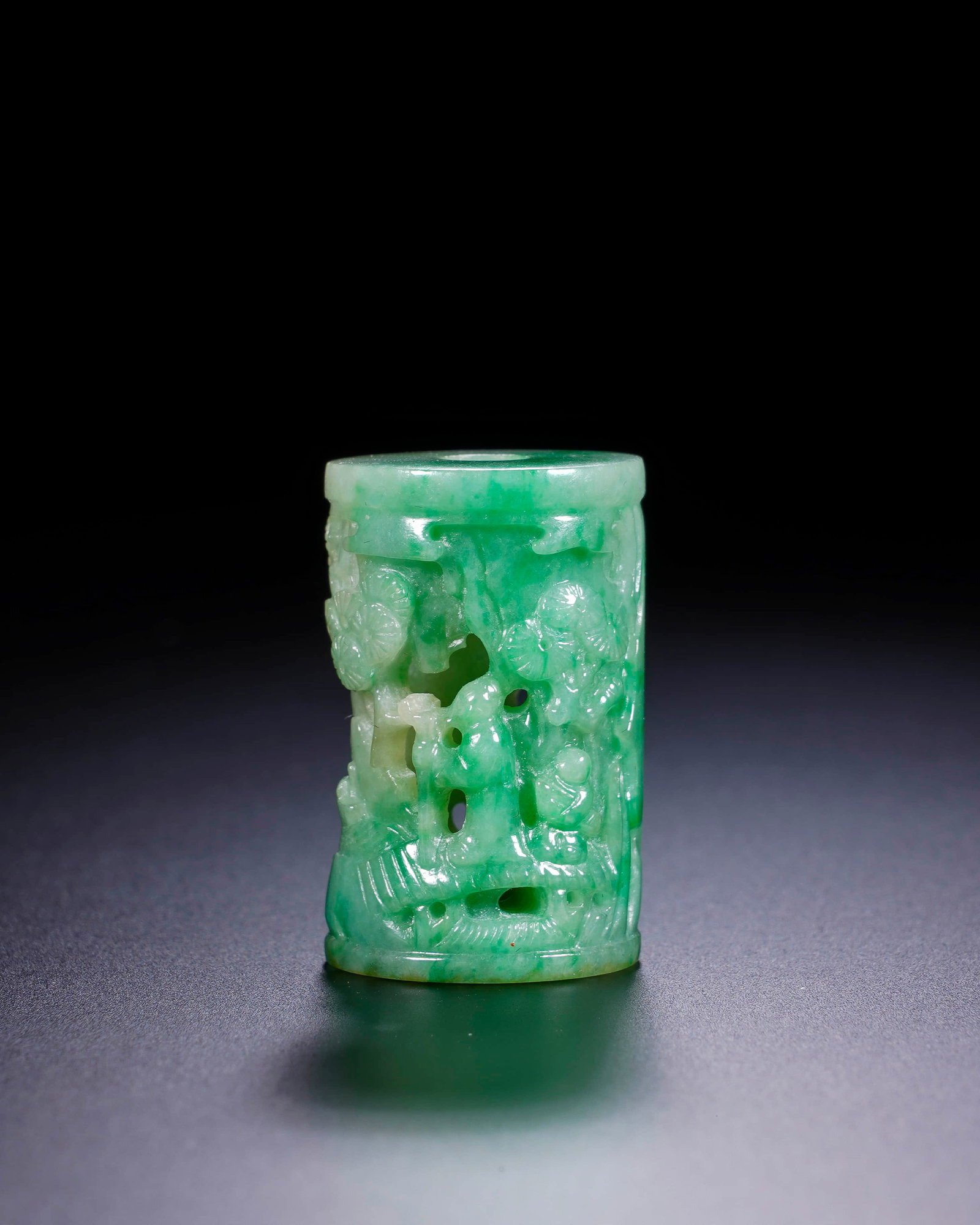 Qing jadeite hollow carved landscape figure incense cone: D:1.9cm H:3cm