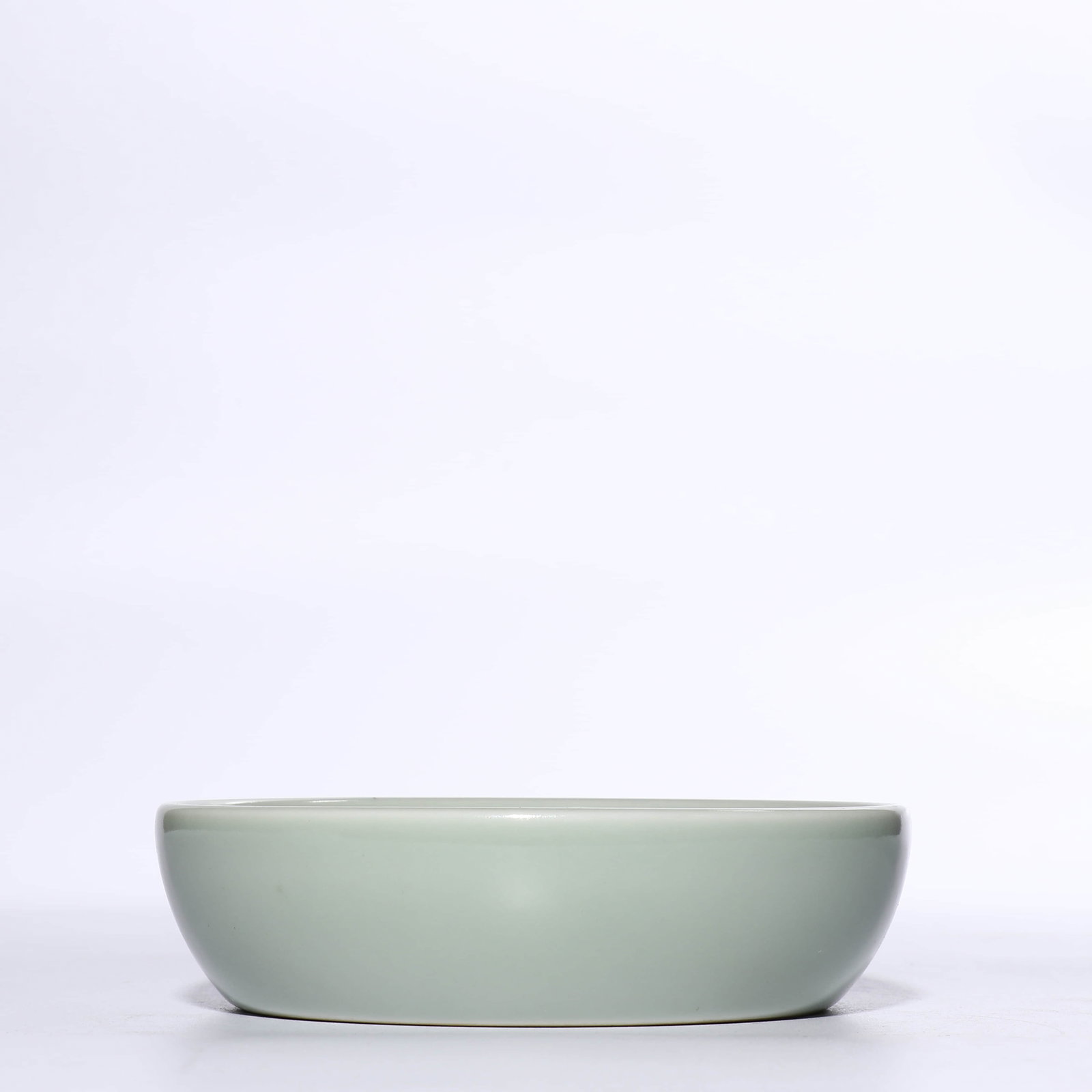 Qing Dynasty,mark Daoguang period, pea green glazed basin with a folded rim - 3