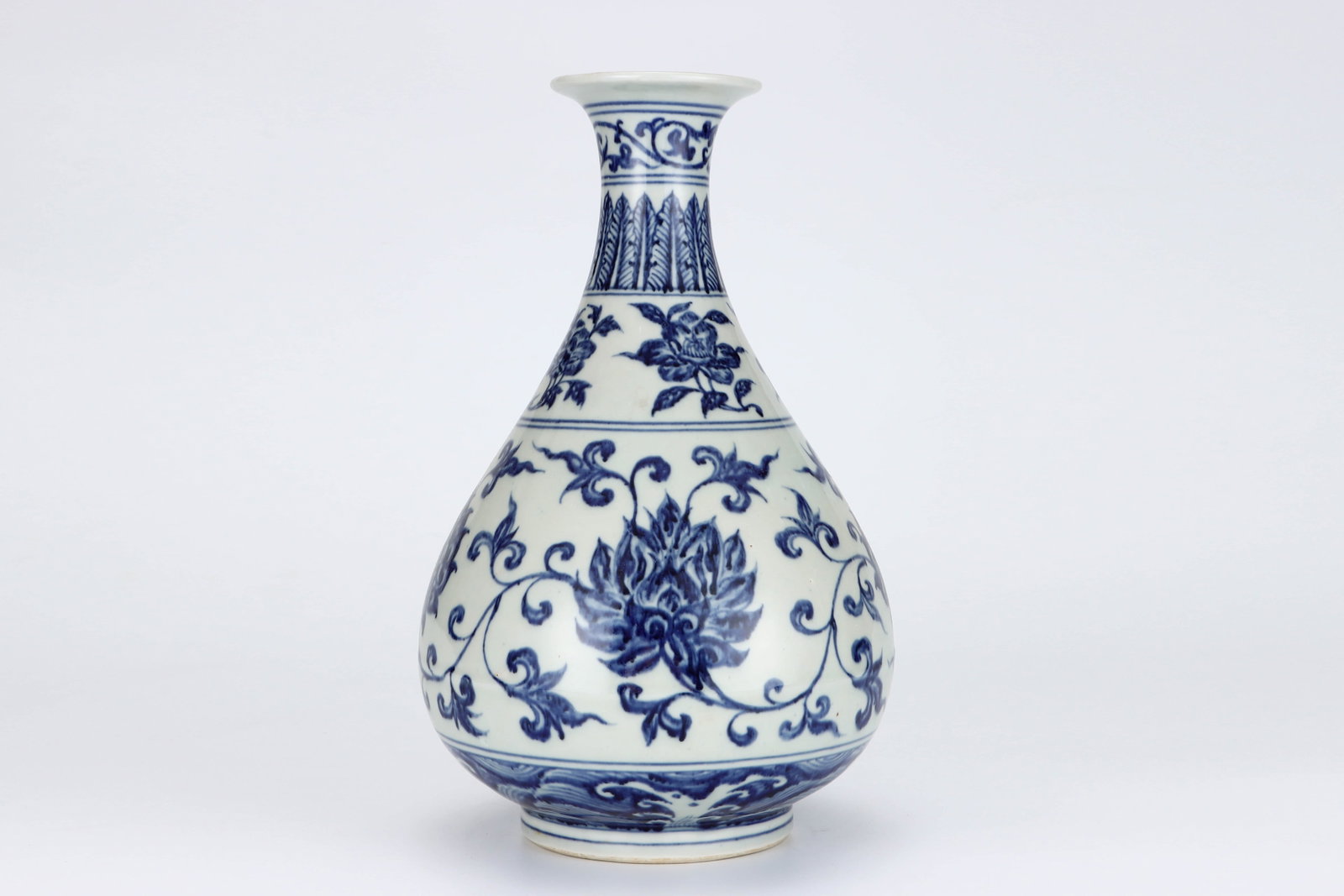 Ming Yongle Blue-and-White Jade Pot Spring Bottle with Twisted Branches - 2