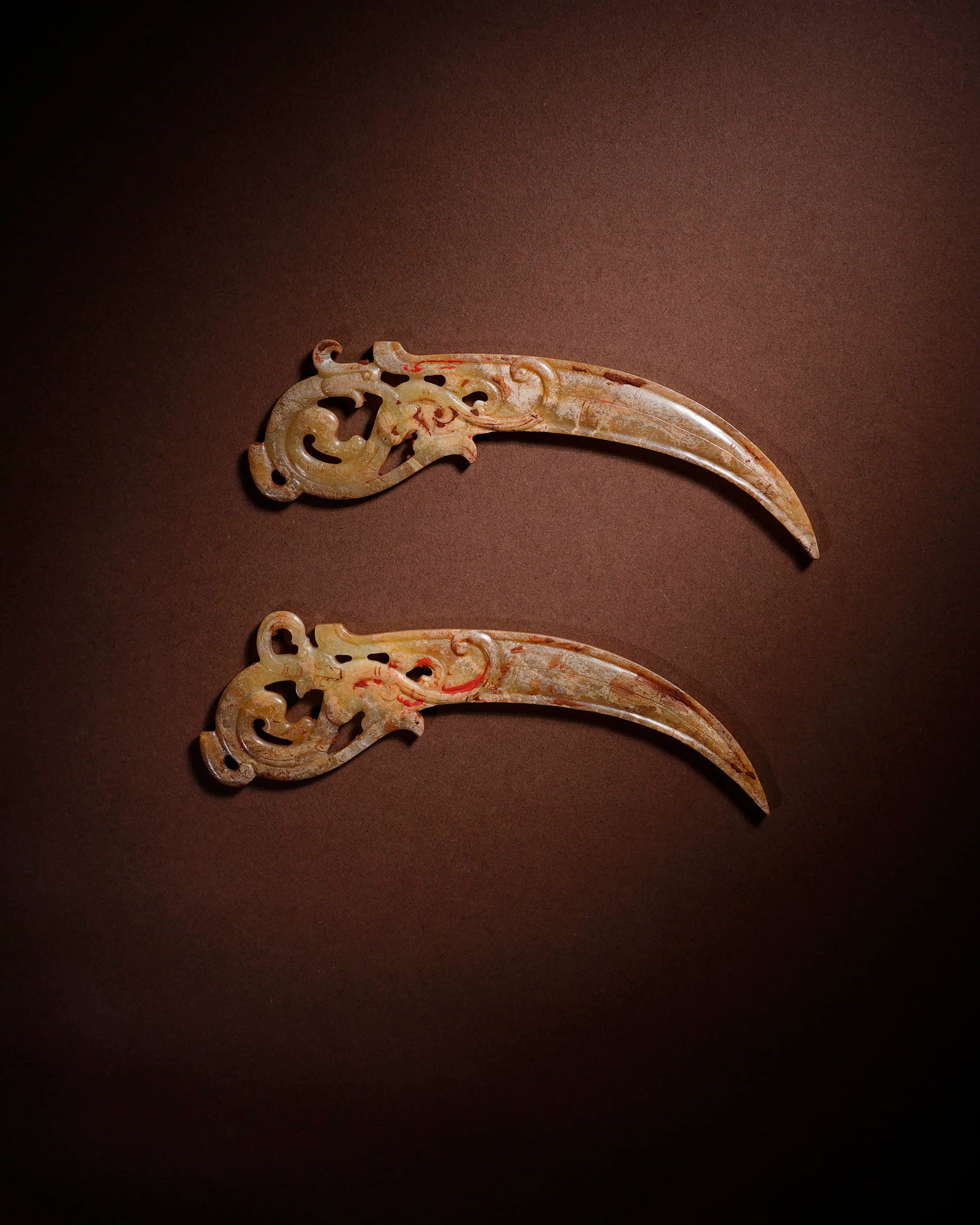 A pair of jade dragons and phoenixes in Warring States Period - 2