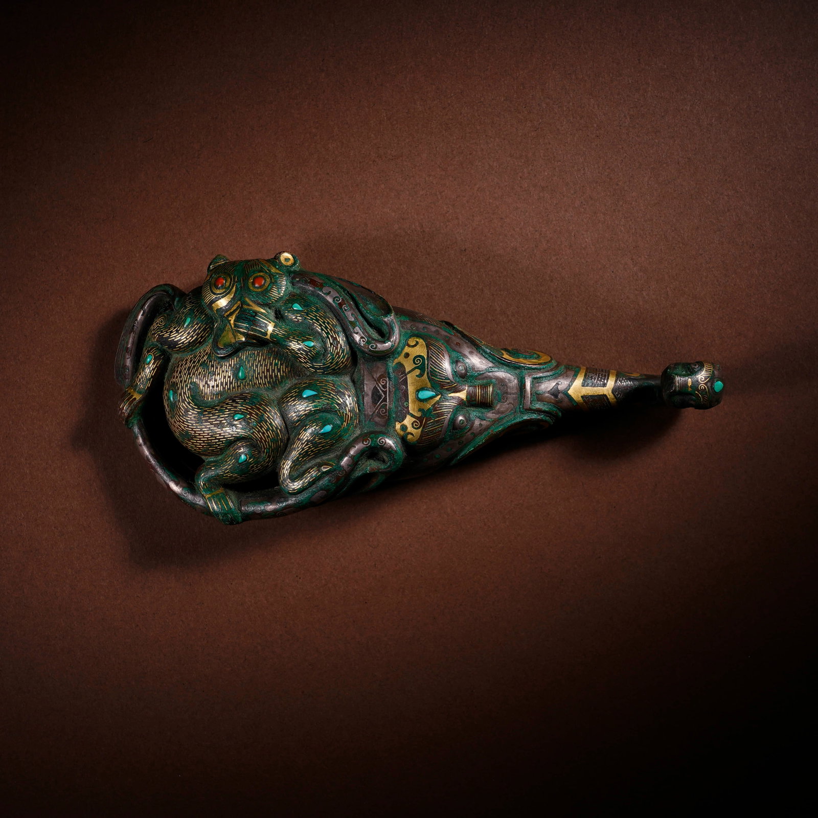 Tongcuo gold and silver beast with hook in Warring States period - 2