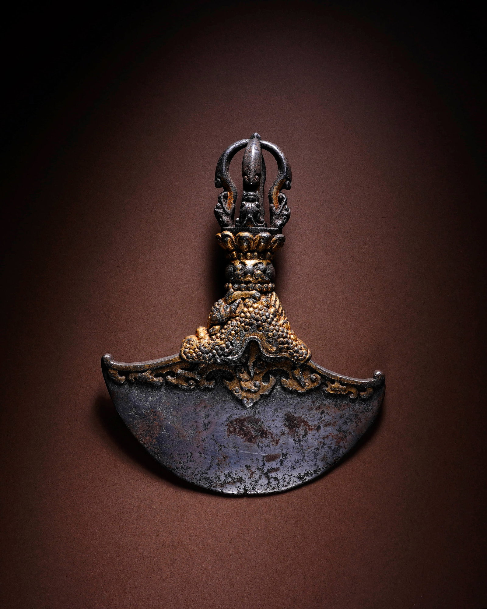 Clear iron, gilt gold, Capricorn fish, diamond knife. - 2