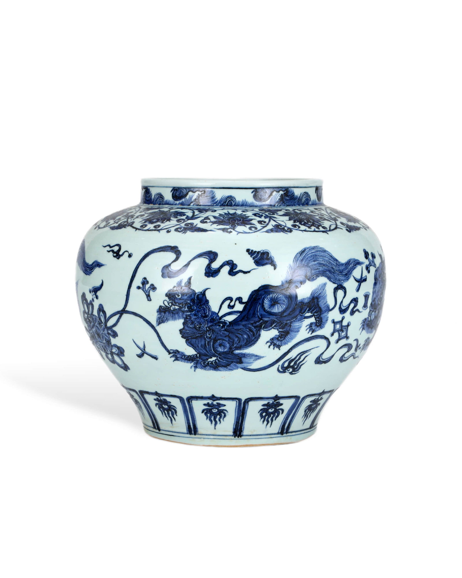 Mingjiajing blue and white lion jar: H:26.5cm W:32.5cm