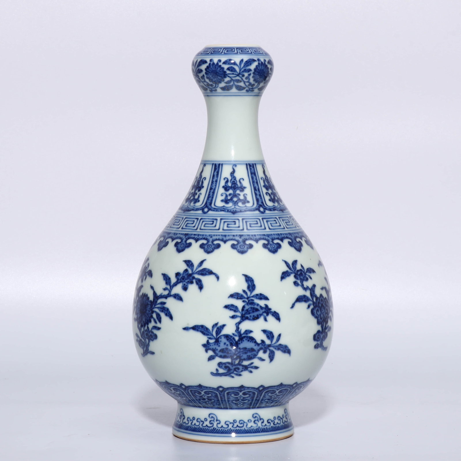 Qing Daoguang Garlic-Head Bottle with Blue and White Three Abundances Patterns - 4