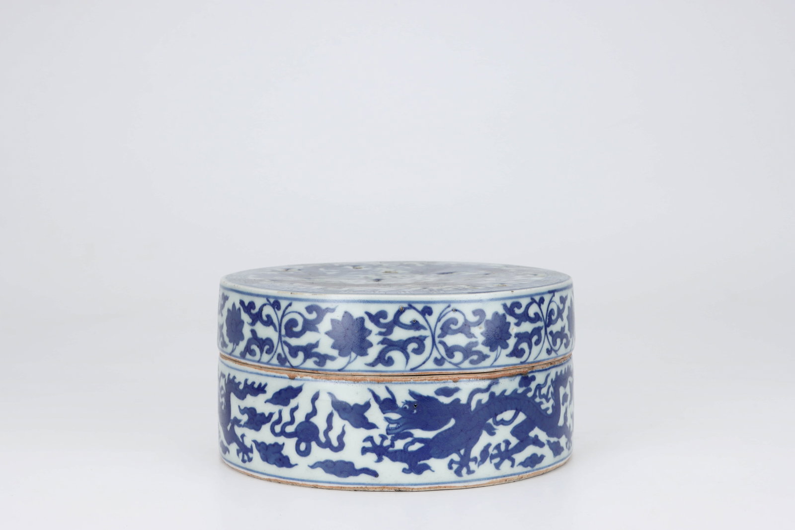 Ming Wanli Blue-and-white Twisted Dragon-pattern Holding Box - 4