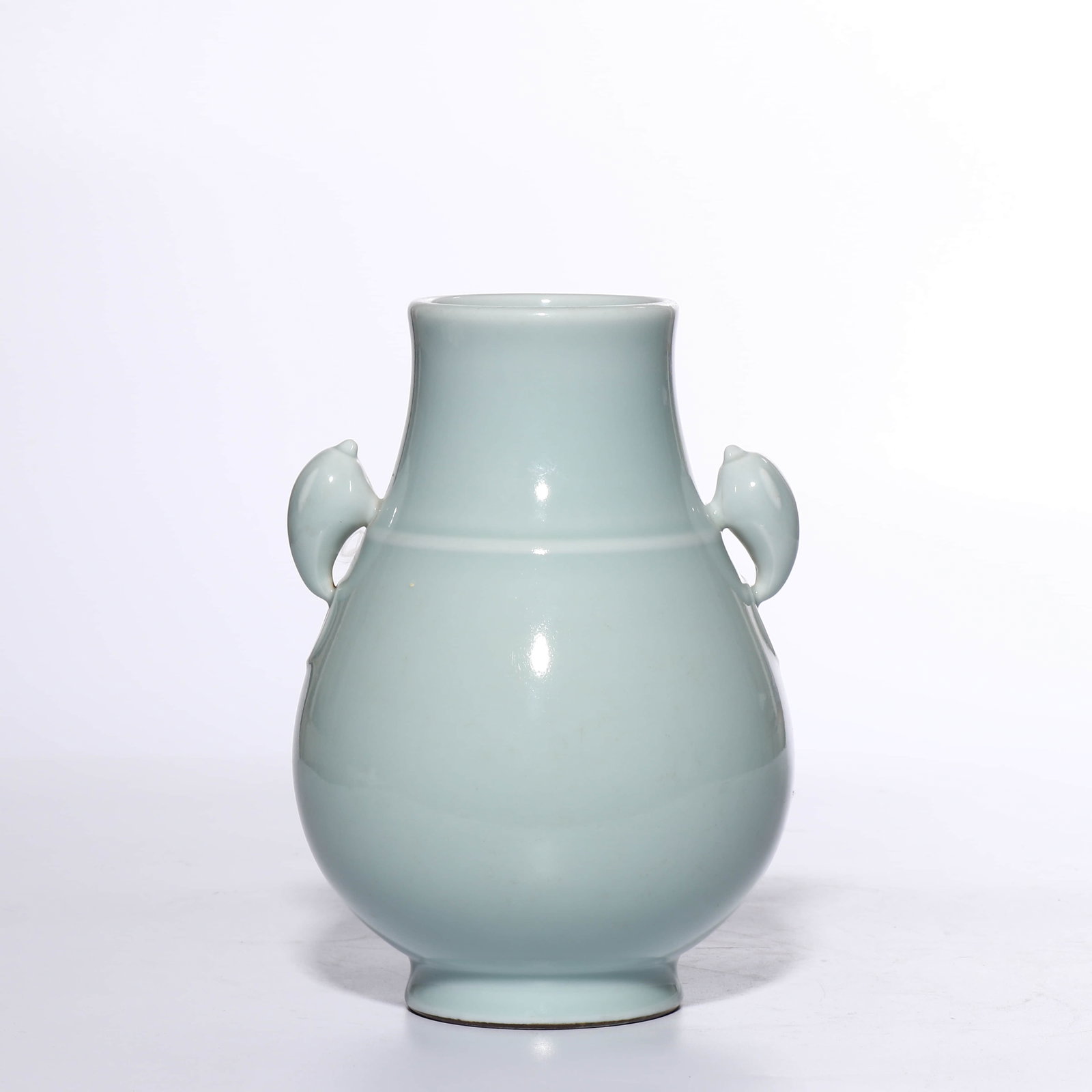 Qing Dynasty, Qianlong period, imitation Ru glaze double-handled vase. - 2