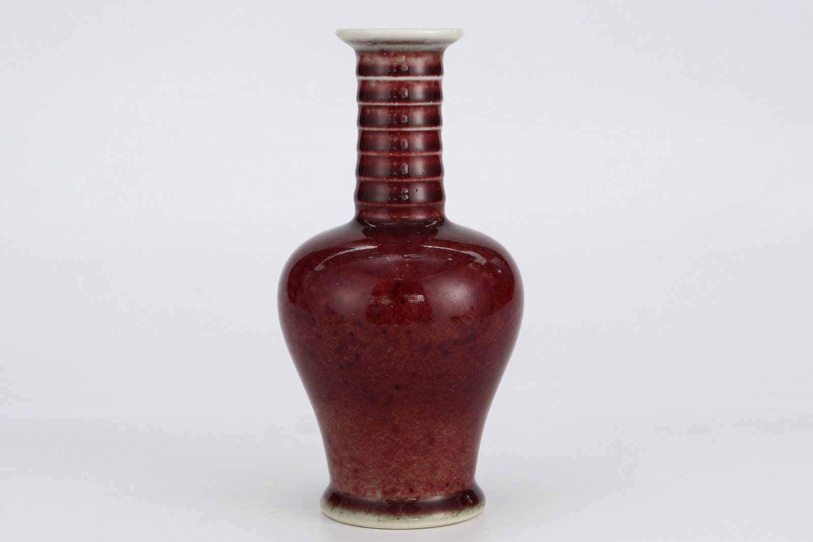 Long neck bottle with red glaze and string pattern in Langyao, Yongzheng, Qing Dynasty - 2