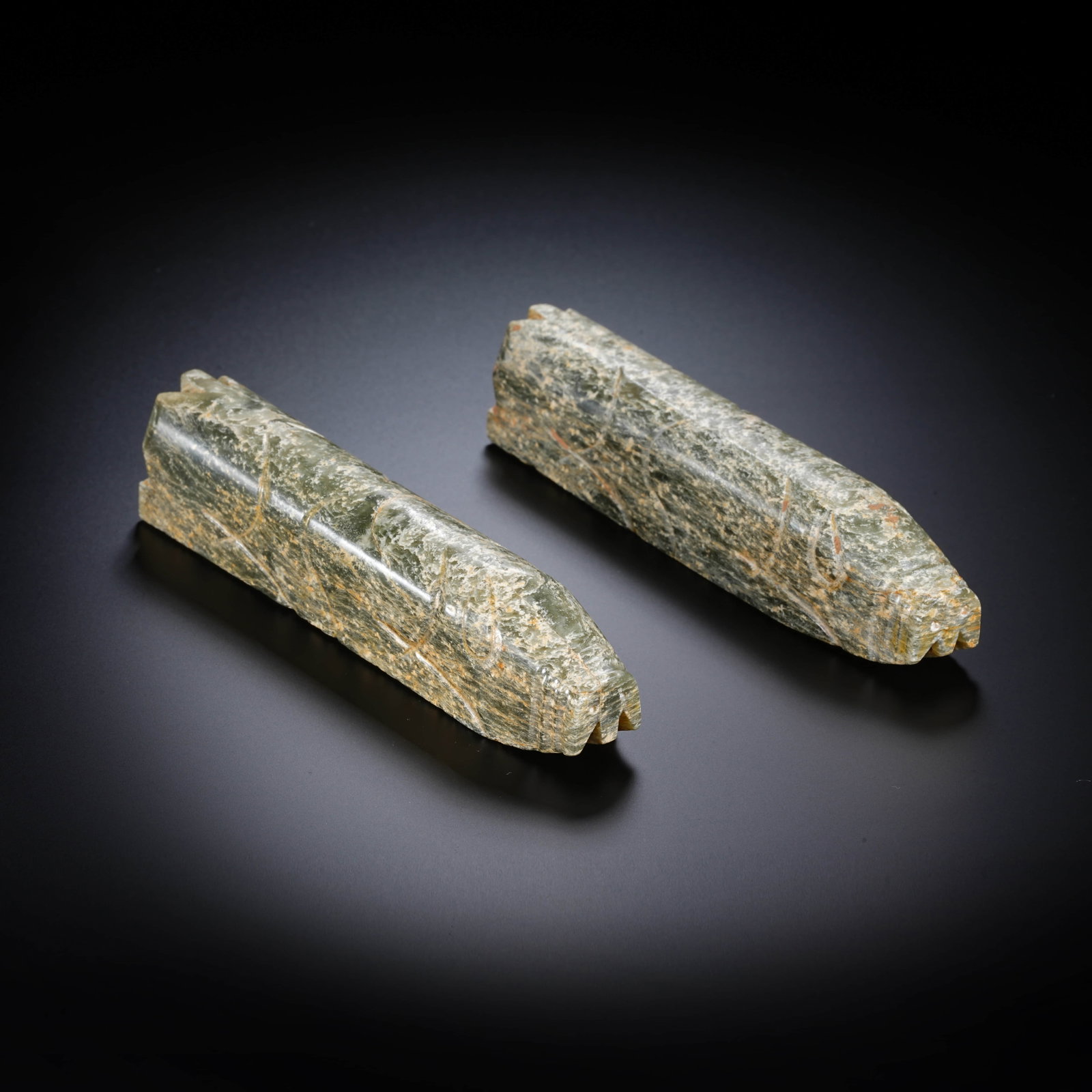 A CHINESE JADE HANDLE ORNAMENT (1 of 6)