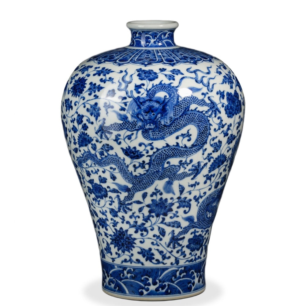 QIANLONG BLUE AND WHITE 'ELDER DRAGON INSTRUCTING THE YOUNG' MEIPING VASE: Qianlong Blue and White 'Elder Dragon Instructing the Young' Meiping Vase Dimensions: H: 15 in (38 cm); W: 9 1/2 in (24 cm) This commanding meiping vase exemplifies one of the most enduring