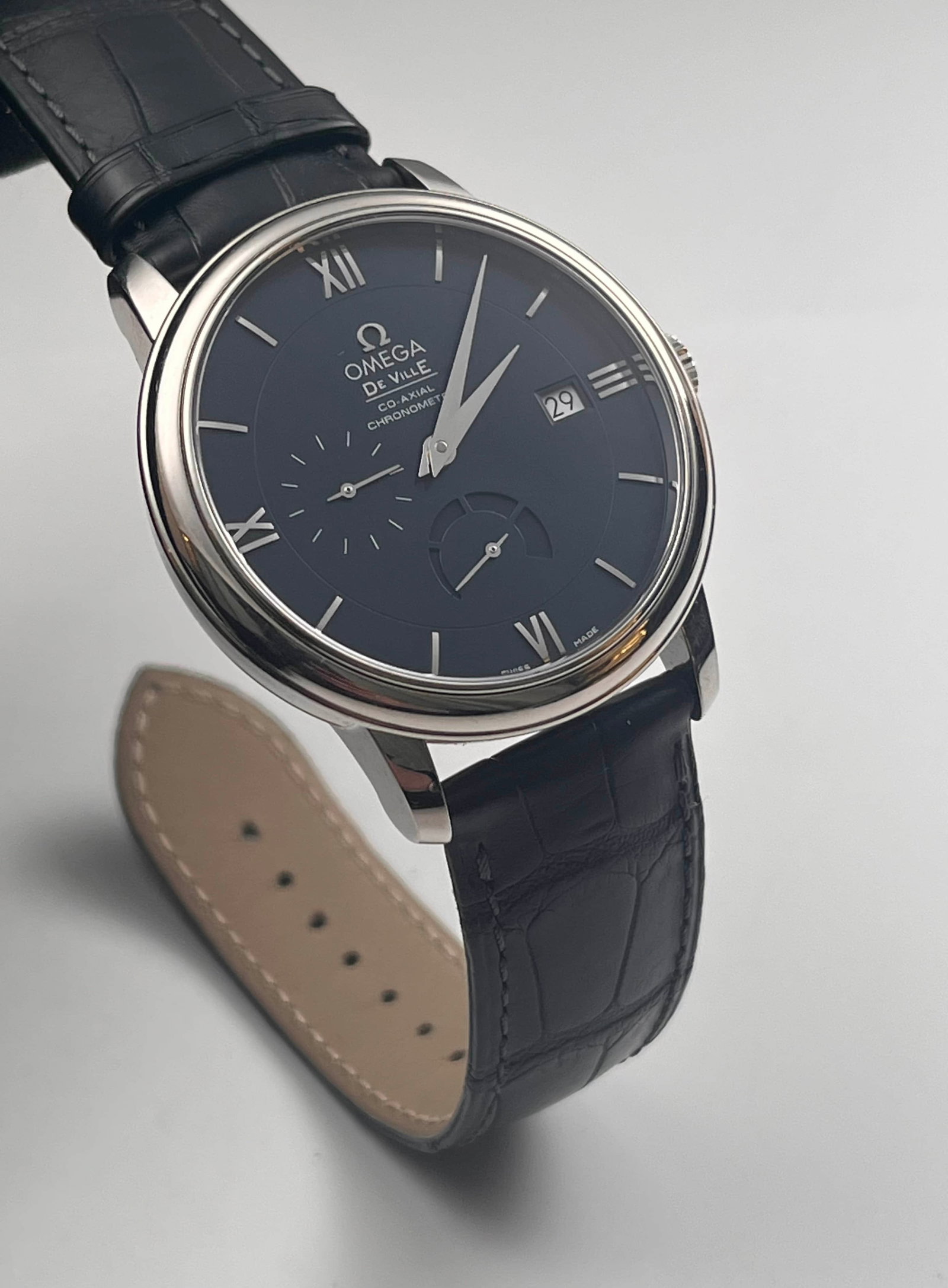 Omega. Diefei Series Men's Wristwatches: Omega. Dish Flying Series 42413402103001 Men's watches have nothing to wear. 9.99 A complete set of automatic mechanical movements in the new 24 years have been certified by the Swiss Observatory. The