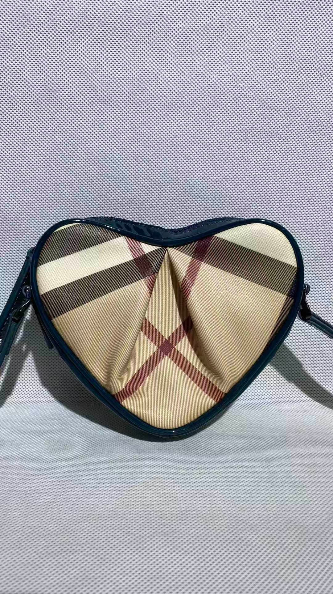 Burberry - 2